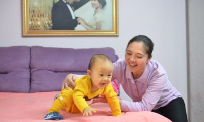 轻松育儿，挑选育儿嫂的全方位指南